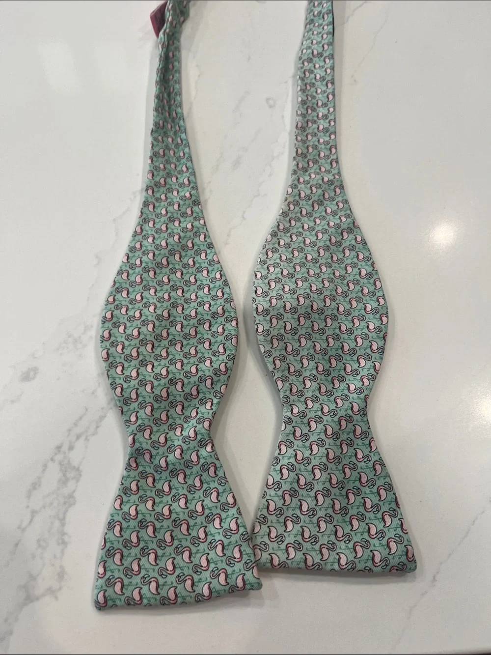 Vineyard Vines pre tied